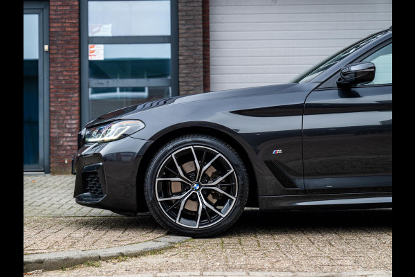 BMW 5 Serie Touring 520i M-sport High Executive Edition | Harman Kardon | Pano | BTW | Dealer onderhouden