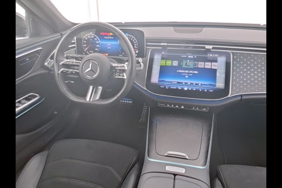 Mercedes-Benz E-Klasse 300 e AMG Plug-In Hybride AMG Line | Night Pakket | Distronic | Dodehoekassistent | AC en DC Laden | Stuur en Stoelverwarming. Inclusief 24 maanden MB Certified garantie voor Europa.