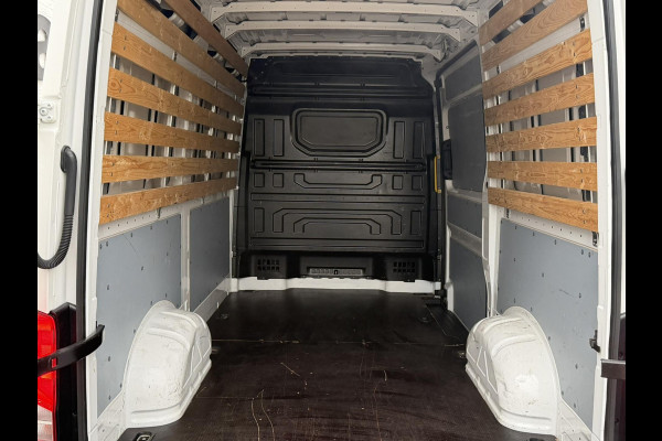 Volkswagen Crafter 35 2.0 TDI L3H3 EURO 6 Garantie Trekhaak Airco Cruise Pdc Dab Carplay Navi
