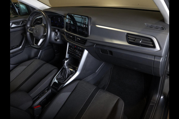 Volkswagen T-Roc 1.5 TSI Life / 150pk / Achteruitrij camera / Stoelverwarming /