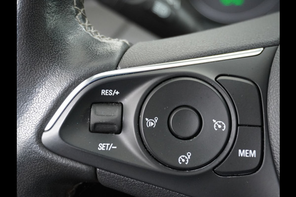 Opel Grandland X T131PK Apple Carplay Android Auto AGR-Comfortstoel Camera Navi Ecc Cruise Control Pdc DAB+ Regen-Lichtsensor Lane Assist Led Verkeersbord detectie Bluetooth Privacy Glas Lmv 17" Elegance 1e Eigenaar Origineel Nederlandse auto Euro 6