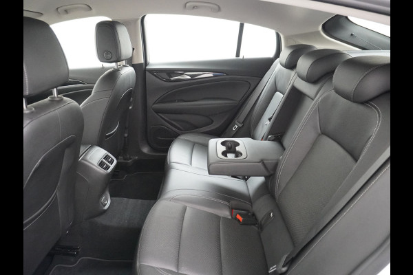Opel Insignia Grand Sport 1.5T 165PK Leder AGR-Comfort Stoelen Camera Navi Apple Carplay Android Pdc Trekhaak LED Ecc Cruise Control Business  Regen-Lichtsensor Sensor dodehoek Verkeersbordlezer Rijstrooksensor 1e Eigenaar Origineel Nederlandse Auto