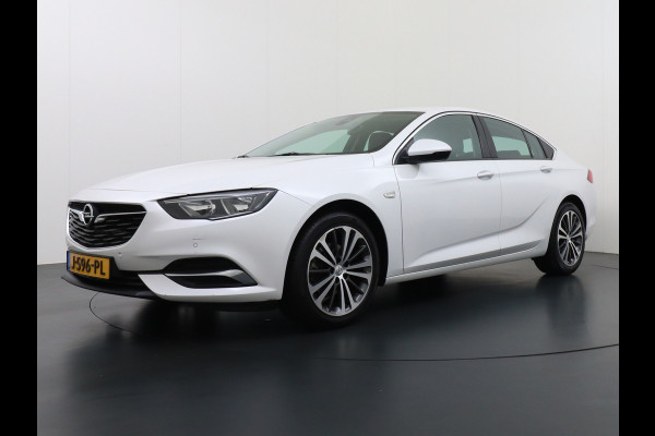 Opel Insignia Grand Sport 1.5T 165PK Leder AGR-Comfort Stoelen Camera Navi Apple Carplay Android Pdc Trekhaak LED Ecc Cruise Control Business  Regen-Lichtsensor Sensor dodehoek Verkeersbordlezer Rijstrooksensor 1e Eigenaar Origineel Nederlandse Auto