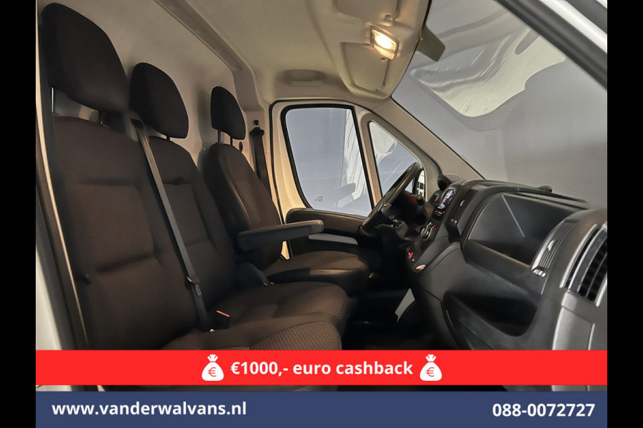 Peugeot Boxer 2.2 BlueHDi 120pk L1H1 Euro6 Airco | Camera | Navigatie | Trekhaak | Cruisecontrol Parkeersensoren, Bijrijdersbank