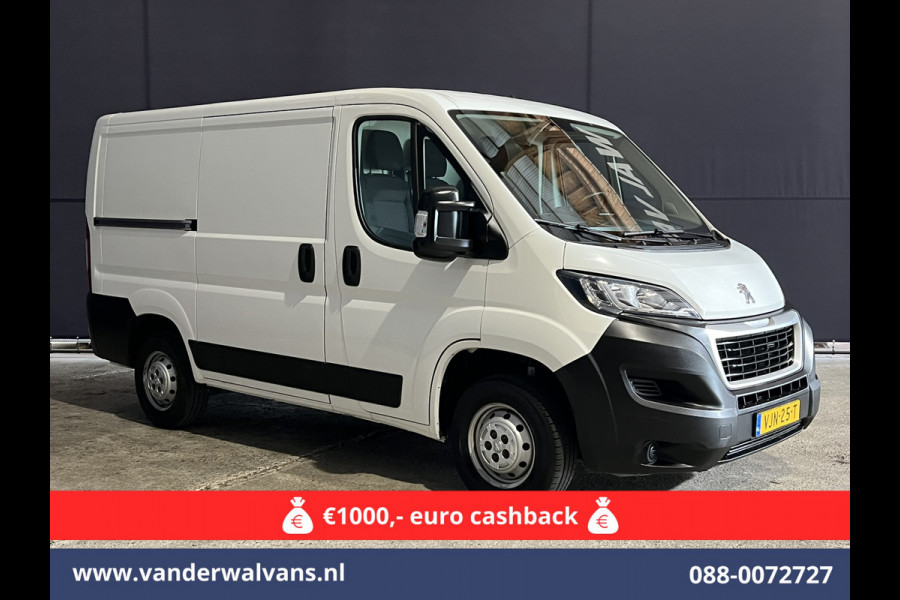 Peugeot Boxer 2.2 BlueHDi 120pk L1H1 Euro6 Airco | Camera | Navigatie | Trekhaak | Cruisecontrol Parkeersensoren, Bijrijdersbank