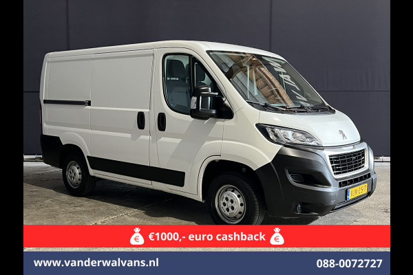 Peugeot Boxer 2.2 BlueHDi 120pk L1H1 Euro6 Airco | Camera | Navigatie | Trekhaak | Cruisecontrol Parkeersensoren, Bijrijdersbank