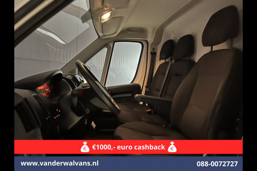 Peugeot Boxer 2.2 BlueHDi 120pk L1H1 Euro6 Airco | Camera | Navigatie | Trekhaak | Cruisecontrol Parkeersensoren, Bijrijdersbank