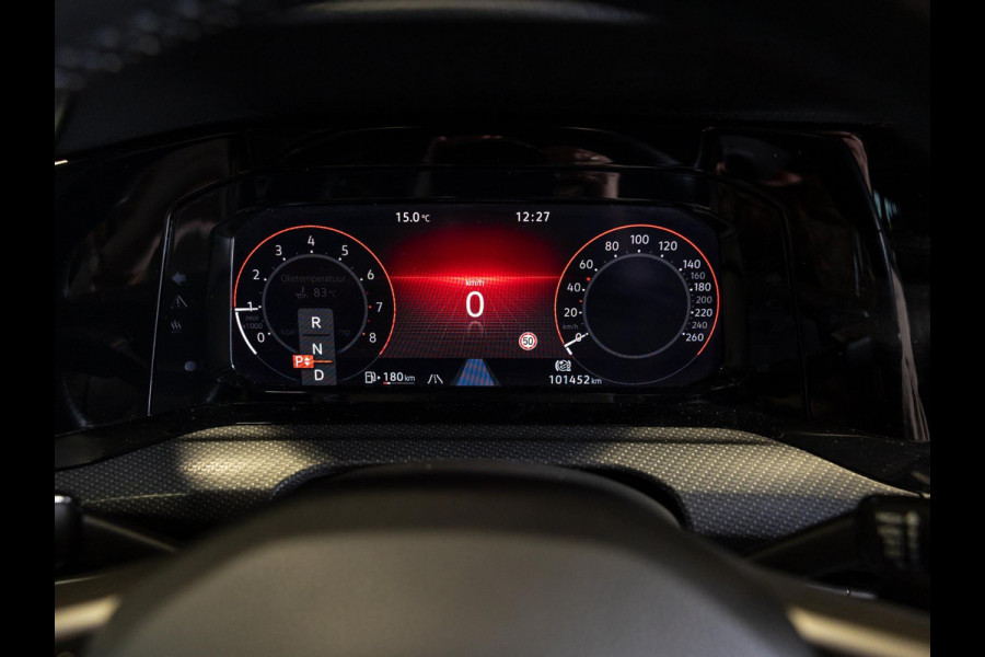 Volkswagen Golf 1.5 eTSI R-Line / 150pk / Panorama dak / Harman Kardon / Stoel en stuurverwarming /