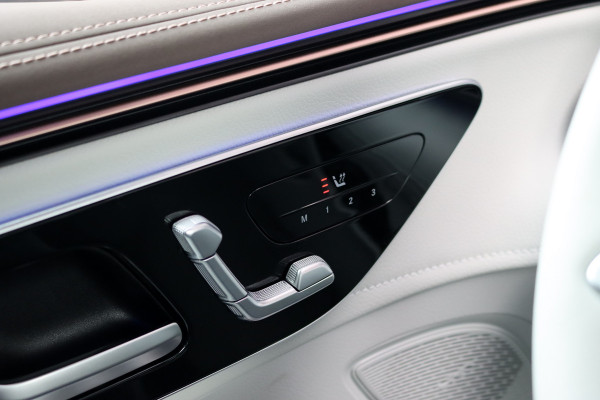 Mercedes-Benz EQE SUV 350+ AMG Line 91 kWh | Hyperscreen | Achterasbesturing | Distronic+ | Surround Camera | Verwarmd Stuurwiel | Digital Light | Keyless Go | Parfumering | 22kW | Memory |