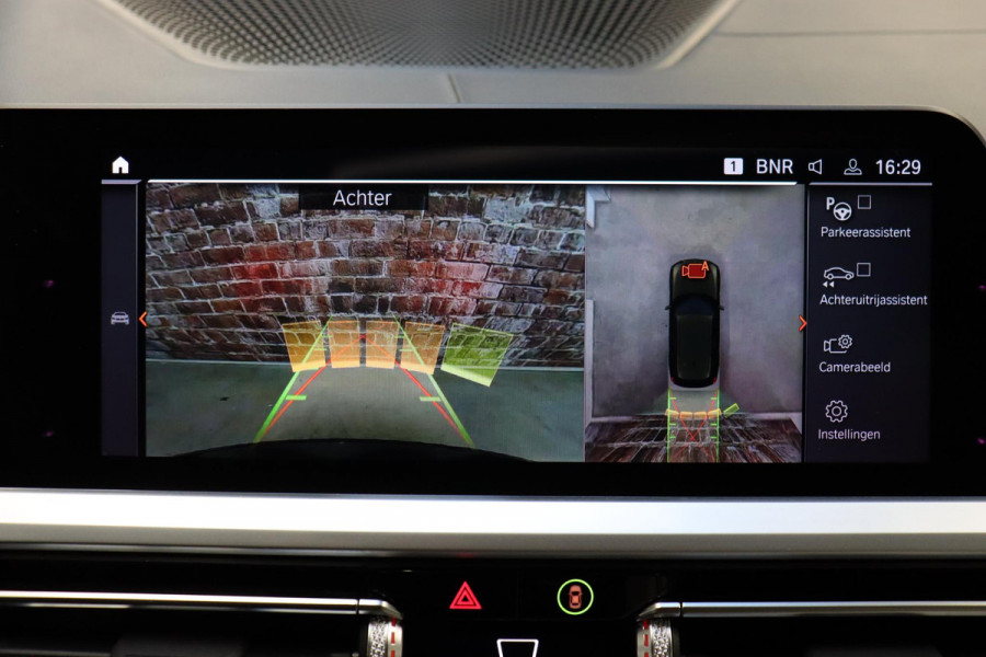 BMW 3 Serie Touring 330i High Executive M Sport Pakket Automaat / Live Cockpit Professional / Panoramadak / Driving Assistant Professional / M Sport Differentieel / Nappa Leder / Extra Getint Glas / 19 Inch / Harman Kardon / M Sport Remsysteem / Achteruitrijcamera / Stoelverwarming / Head-Up Display