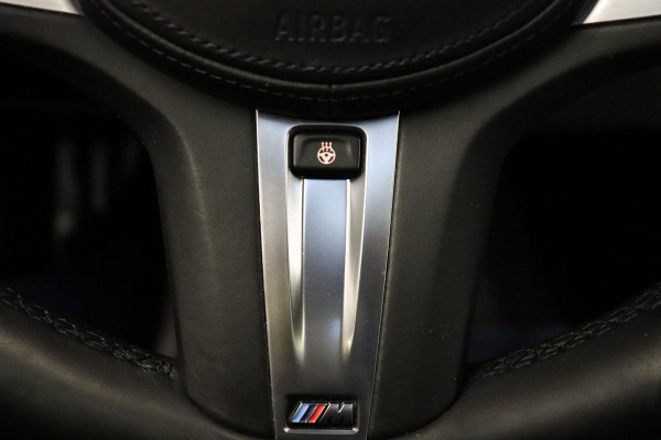 BMW 3 Serie Touring 330i High Executive M Sport Pakket Automaat / Live Cockpit Professional / Panoramadak / Driving Assistant Professional / M Sport Differentieel / Nappa Leder / Extra Getint Glas / 19 Inch / Harman Kardon / M Sport Remsysteem / Achteruitrijcamera / Stoelverwarming / Head-Up Display