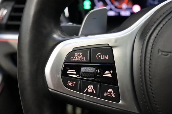 BMW 3 Serie Touring 330i High Executive M Sport Pakket Automaat / Live Cockpit Professional / Panoramadak / Driving Assistant Professional / M Sport Differentieel / Nappa Leder / Extra Getint Glas / 19 Inch / Harman Kardon / M Sport Remsysteem / Achteruitrijcamera / Stoelverwarming / Head-Up Display