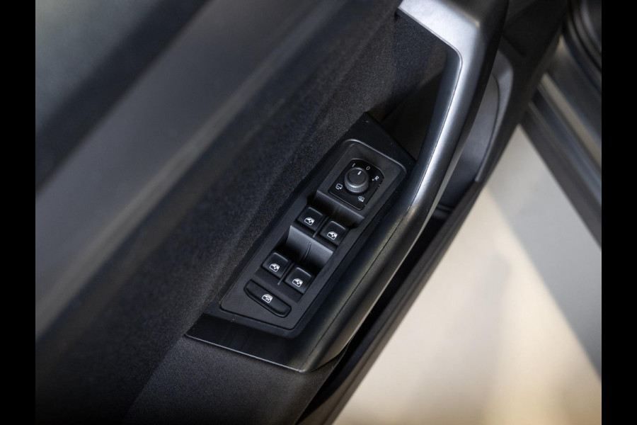 Volkswagen T-Roc 1.5 TSI Life / 150pk / Achteruitrij camera / Stoelverwarming /