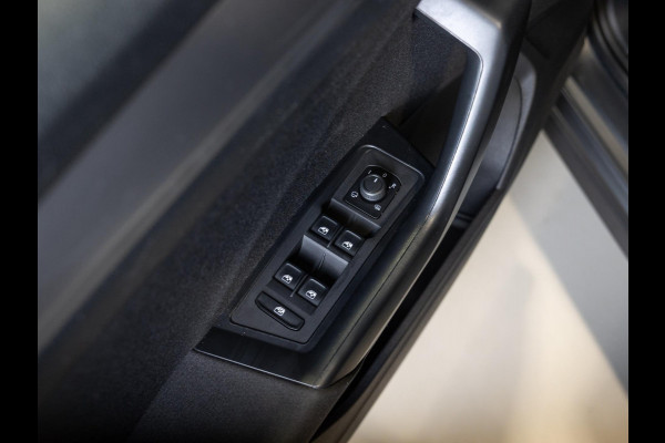 Volkswagen T-Roc 1.5 TSI Life / 150pk / Achteruitrij camera / Stoelverwarming /