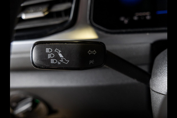 Volkswagen T-Roc 1.5 TSI Life / 150pk / Achteruitrij camera / Stoelverwarming /