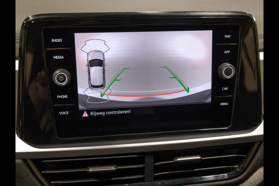 Volkswagen T-Roc 1.5 TSI Life / 150pk / Achteruitrij camera / Stoelverwarming /