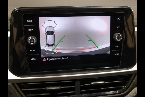 Volkswagen T-Roc 1.5 TSI Life / 150pk / Achteruitrij camera / Stoelverwarming /