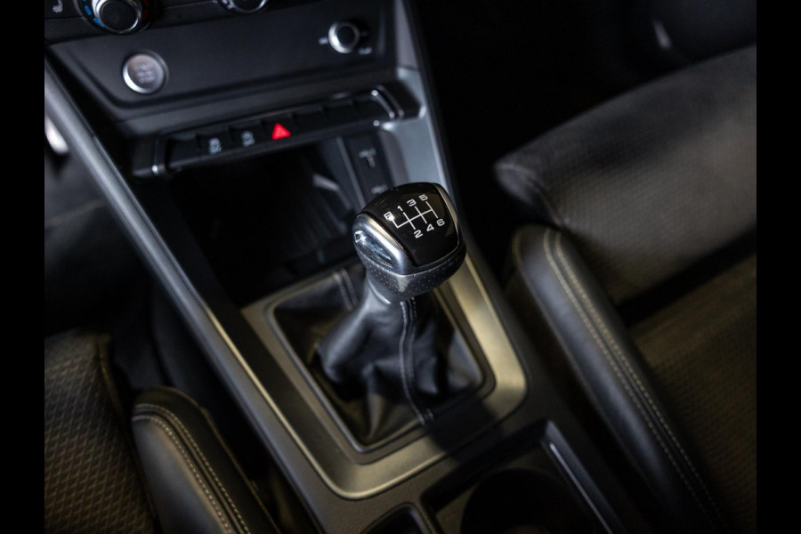 Audi Q3 35 TFSI Business Edition / 150pk / Keyless / Apple Carplay / Stoelverwarming /