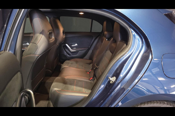 Mercedes-Benz A-Klasse 180 AMG Line | Panorama | Camera | Carplay