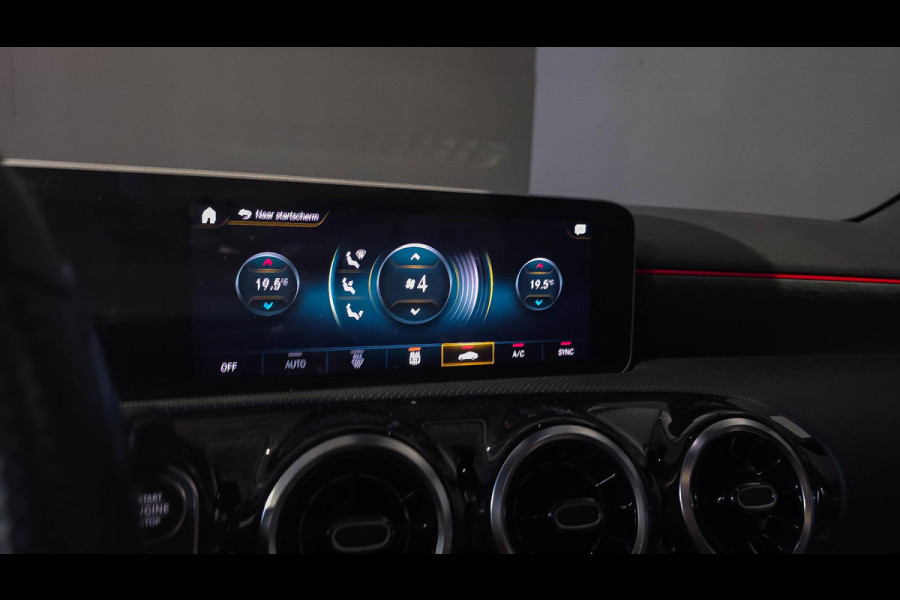 Mercedes-Benz A-Klasse 180 AMG Line | Panorama | Camera | Carplay