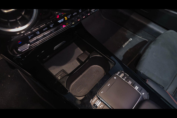 Mercedes-Benz A-Klasse 180 AMG Line | Panorama | Camera | Carplay