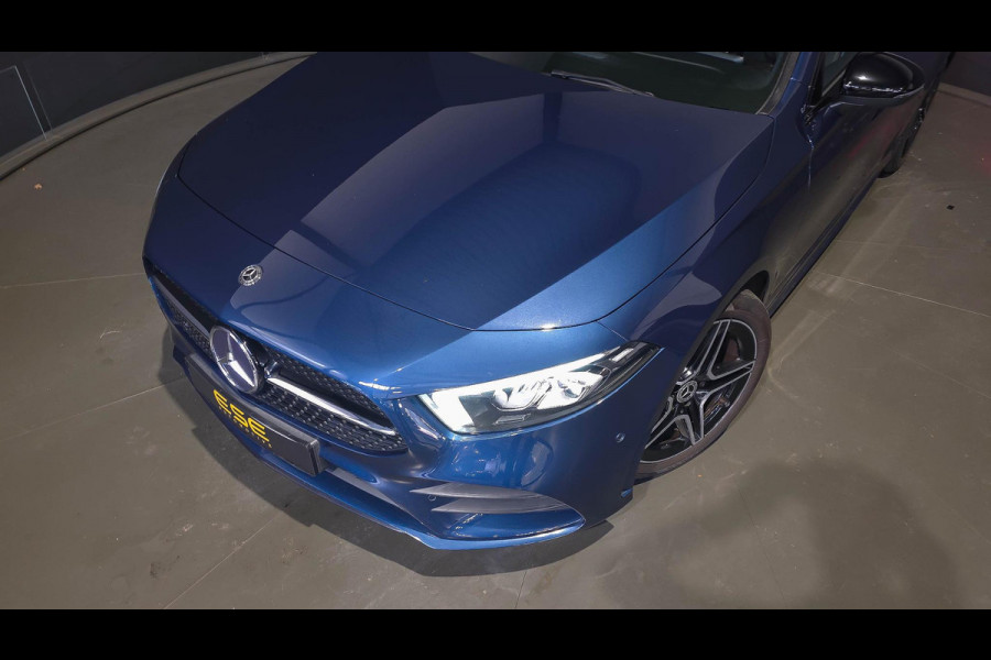 Mercedes-Benz A-Klasse 180 AMG Line | Panorama | Camera | Carplay