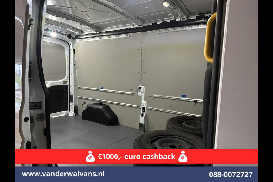 Ford Transit 2.0 TDCI 131pk L3H2 Euro6 Airco | Camera | Navigatie | Apple Carplay | Stoelverwarming Cruisecontrol, Android auto, Verwarmde voorruit, Parkeersensoren, Bijrijdersbank, 2500kg trekvermogen