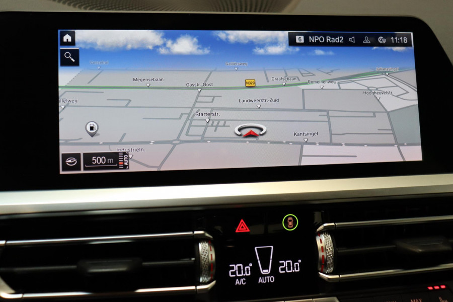 BMW 3 Serie Sedan 318i High Executive Luxury Line Automaat / Live Cockpit Professional / Sportstoelen / Hifi / Leder / Neerklapbare Achterbank / Stoelverwarming / Climate Control / 17 Inch / Sfeerverlichting / LED Chrome Line