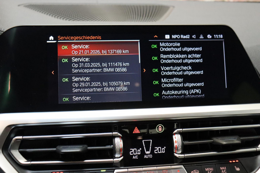 BMW 3 Serie Sedan 318i High Executive Luxury Line Automaat / Live Cockpit Professional / Sportstoelen / Hifi / Leder / Neerklapbare Achterbank / Stoelverwarming / Climate Control / 17 Inch / Sfeerverlichting / LED Chrome Line