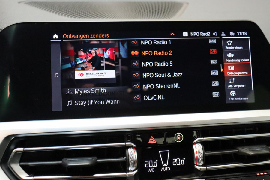 BMW 3 Serie Sedan 318i High Executive Luxury Line Automaat / Live Cockpit Professional / Sportstoelen / Hifi / Leder / Neerklapbare Achterbank / Stoelverwarming / Climate Control / 17 Inch / Sfeerverlichting / LED Chrome Line