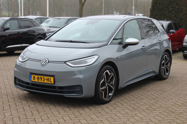 Volkswagen ID.3 First Max 58 kWh 60.871 km! / Full option! / SoH 95% / Trekhaak / Panoramadak / Camera / Head-up / Keyless / 20'' / ACC / Dodehoek / Elektr. stoelen / Massage / Navigatie / Stuurverwarming