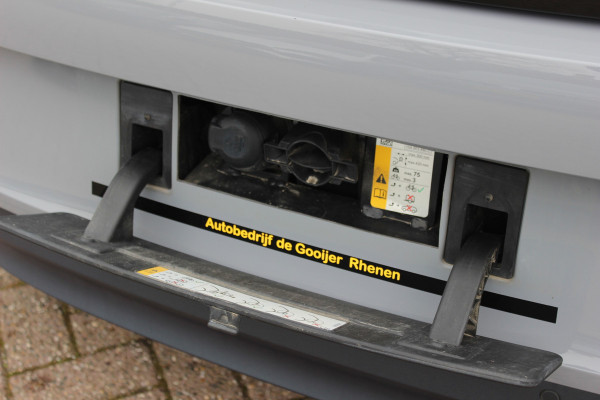 Volkswagen ID.3 First Max 58 kWh 60.871 km! / Full option! / SoH 95% / Trekhaak / Panoramadak / Camera / Head-up / Keyless / 20'' / ACC / Dodehoek / Elektr. stoelen / Massage / Navigatie / Stuurverwarming