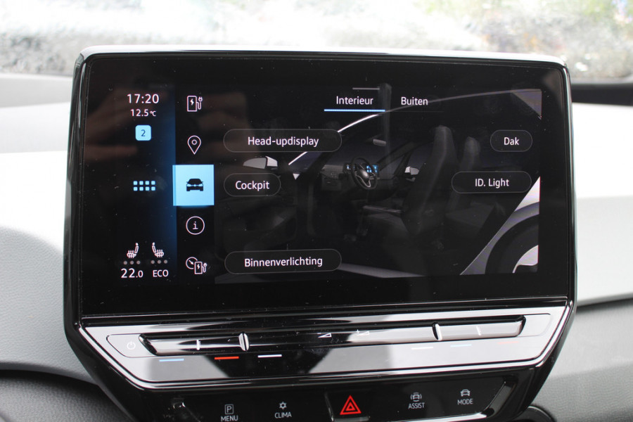 Volkswagen ID.3 First Max 58 kWh 60.871 km! / Full option! / SoH 95% / Trekhaak / Panoramadak / Camera / Head-up / Keyless / 20'' / ACC / Dodehoek / Elektr. stoelen / Massage / Navigatie / Stuurverwarming