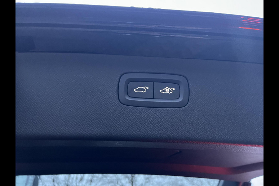 Volvo XC90 2.0 T8 Recharge AWD Ultra Dark 7-Persoons | Luchtvering | Vol Opties | Head-Up | Winterpakket | Harman & Kardon | Panoramadak | Memory Stoelen | Matrix-LED | 360 Camera | Rijklaar met Volledige Volvo Fabrieksgarantie