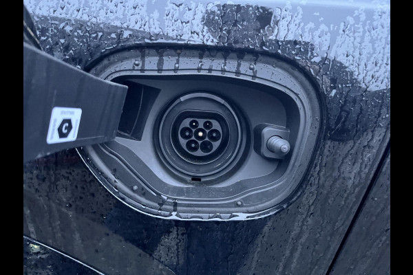 Volvo XC90 2.0 T8 Recharge AWD Ultra Dark 7-Persoons | Luchtvering | Vol Opties | Head-Up | Winterpakket | Harman & Kardon | Panoramadak | Memory Stoelen | Matrix-LED | 360 Camera | Rijklaar met Volledige Volvo Fabrieksgarantie