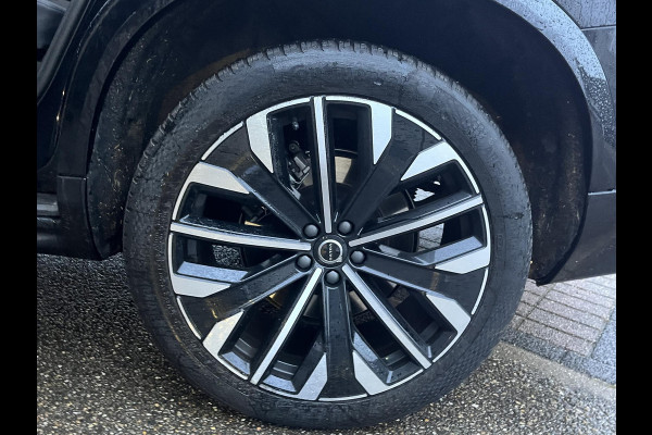 Volvo XC90 2.0 T8 Recharge AWD Ultra Dark 7-Persoons | Luchtvering | Vol Opties | Head-Up | Winterpakket | Harman & Kardon | Panoramadak | Memory Stoelen | Matrix-LED | 360 Camera | Rijklaar met Volledige Volvo Fabrieksgarantie