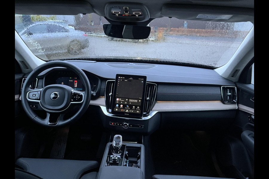 Volvo XC90 2.0 T8 Recharge AWD Ultra Dark 7-Persoons | Luchtvering | Vol Opties | Head-Up | Winterpakket | Harman & Kardon | Panoramadak | Memory Stoelen | Matrix-LED | 360 Camera | Rijklaar met Volledige Volvo Fabrieksgarantie