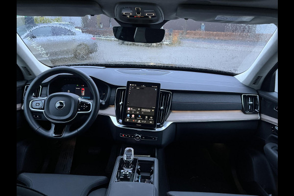 Volvo XC90 2.0 T8 Recharge AWD Ultra Dark 7-Persoons | Luchtvering | Vol Opties | Head-Up | Winterpakket | Harman & Kardon | Panoramadak | Memory Stoelen | Matrix-LED | 360 Camera | Rijklaar met Volledige Volvo Fabrieksgarantie