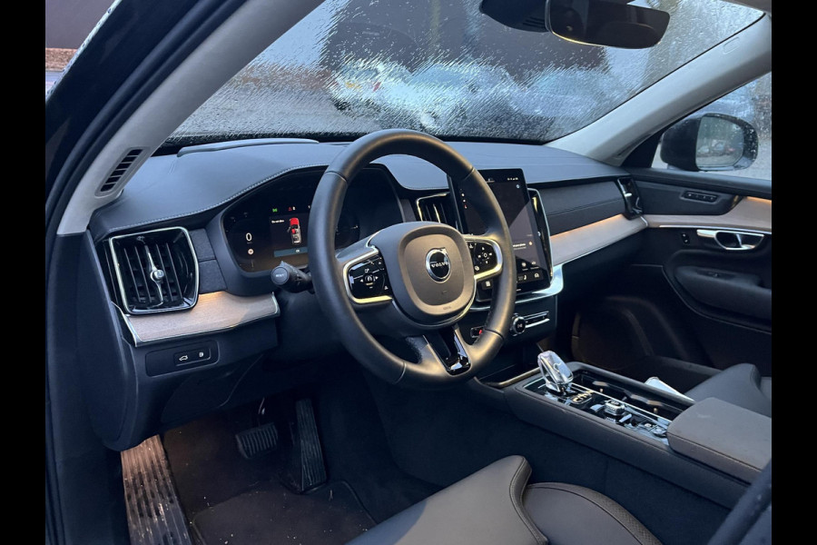 Volvo XC90 2.0 T8 Recharge AWD Ultra Dark 7-Persoons | Luchtvering | Vol Opties | Head-Up | Winterpakket | Harman & Kardon | Panoramadak | Memory Stoelen | Matrix-LED | 360 Camera | Rijklaar met Volledige Volvo Fabrieksgarantie