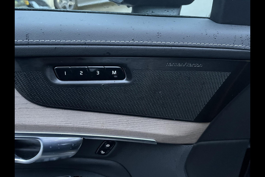 Volvo XC90 2.0 T8 Recharge AWD Ultra Dark 7-Persoons | Luchtvering | Vol Opties | Head-Up | Winterpakket | Harman & Kardon | Panoramadak | Memory Stoelen | Matrix-LED | 360 Camera | Rijklaar met Volledige Volvo Fabrieksgarantie