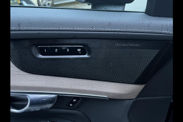 Volvo XC90 2.0 T8 Recharge AWD Ultra Dark 7-Persoons | Luchtvering | Vol Opties | Head-Up | Winterpakket | Harman & Kardon | Panoramadak | Memory Stoelen | Matrix-LED | 360 Camera | Rijklaar met Volledige Volvo Fabrieksgarantie