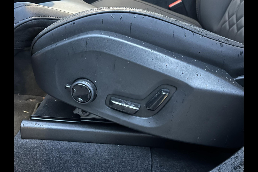 Volvo XC90 2.0 T8 Recharge AWD Ultra Dark 7-Persoons | Luchtvering | Vol Opties | Head-Up | Winterpakket | Harman & Kardon | Panoramadak | Memory Stoelen | Matrix-LED | 360 Camera | Rijklaar met Volledige Volvo Fabrieksgarantie