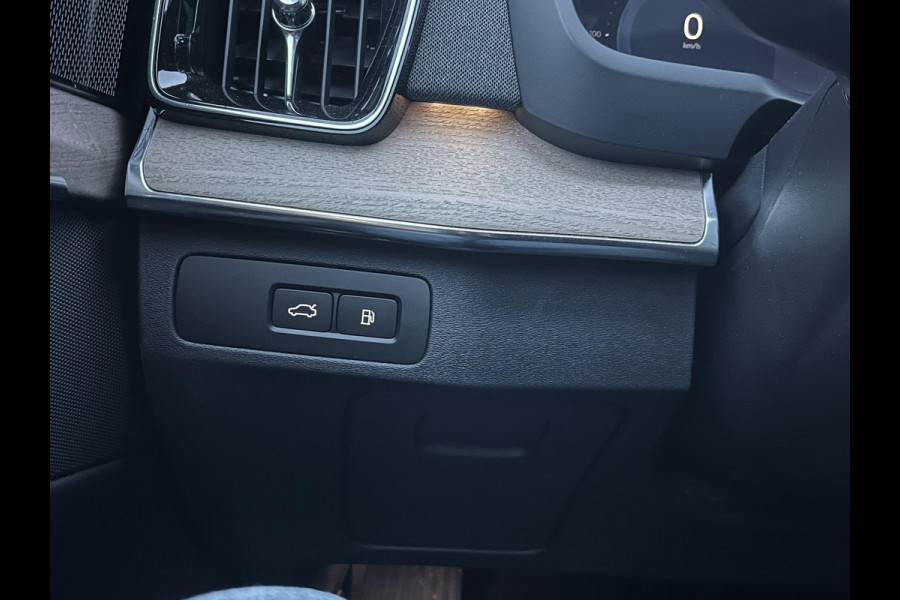 Volvo XC90 2.0 T8 Recharge AWD Ultra Dark 7-Persoons | Luchtvering | Vol Opties | Head-Up | Winterpakket | Harman & Kardon | Panoramadak | Memory Stoelen | Matrix-LED | 360 Camera | Rijklaar met Volledige Volvo Fabrieksgarantie