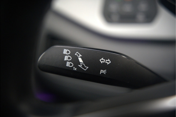 Volkswagen ID.3 First Plus 58 kWh | Stoelverwarming | Stuurverwarming | Camera | Adaptive Cruise Control | Navigatie | Keyless | Parkeersensoren | LED | Apple Carplay | NAP |