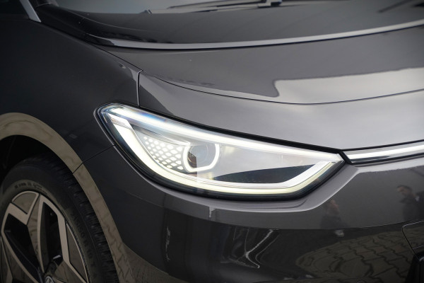 Volkswagen ID.3 First Plus 58 kWh | Stoelverwarming | Stuurverwarming | Camera | Adaptive Cruise Control | Navigatie | Keyless | Parkeersensoren | LED | Apple Carplay | NAP |