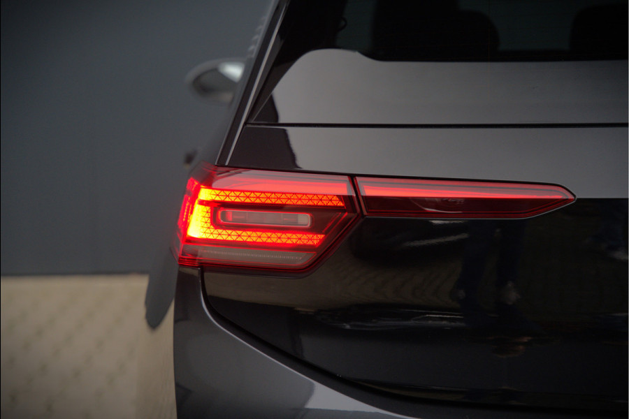 Volkswagen ID.3 First Plus 58 kWh | Stoelverwarming | Stuurverwarming | Camera | Adaptive Cruise Control | Navigatie | Keyless | Parkeersensoren | LED | Apple Carplay | NAP |