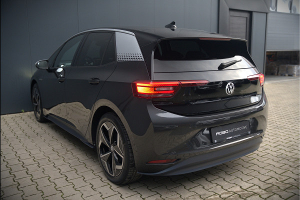 Volkswagen ID.3 First Plus 58 kWh | Stoelverwarming | Stuurverwarming | Camera | Adaptive Cruise Control | Navigatie | Keyless | Parkeersensoren | LED | Apple Carplay | NAP |