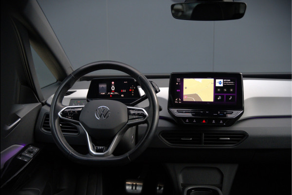 Volkswagen ID.3 First Plus 58 kWh | Stoelverwarming | Stuurverwarming | Camera | Adaptive Cruise Control | Navigatie | Keyless | Parkeersensoren | LED | Apple Carplay | NAP |