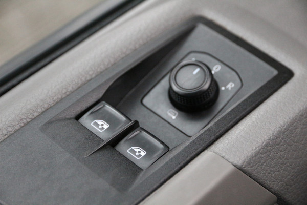 Volkswagen Crafter 2.0 TDI 140 | Aut. | 2x Schuifdeur | Standkachel | Camera | Airco..