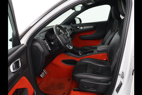 Volvo XC40 Recharge P8 AWD R Design | SOH 90% | Panoramadak | Trekhaak | Adaptive cruise | Harman/Kardon | Achterbankverwarming | 360 Camera | Carplay | Keyless